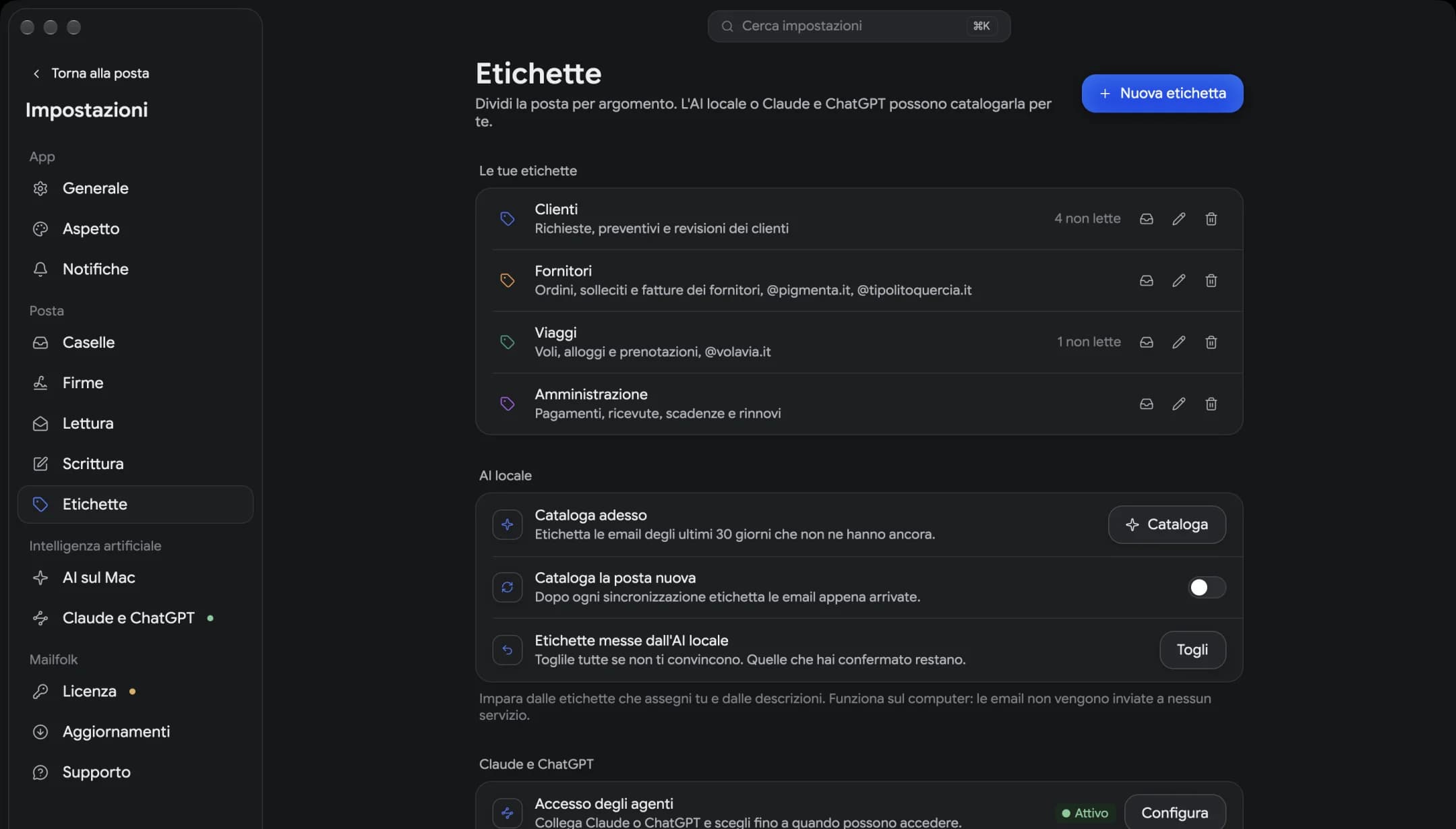 Le impostazioni delle etichette di Mailfolk: Clienti, Fornitori, Viaggi e Amministrazione con le loro descrizioni, e i comandi per catalogare la posta con l'AI locale